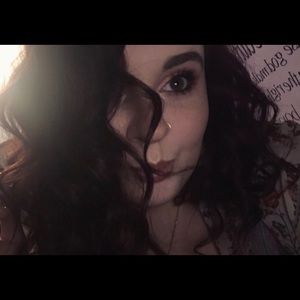 Meet your Posher, Abi